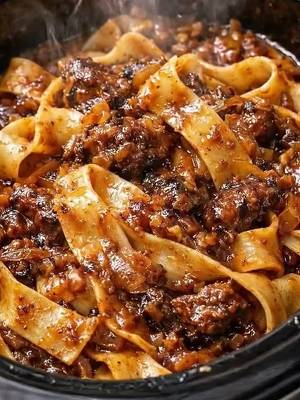 Slow Cooker Beef Ragu with Pappardelle